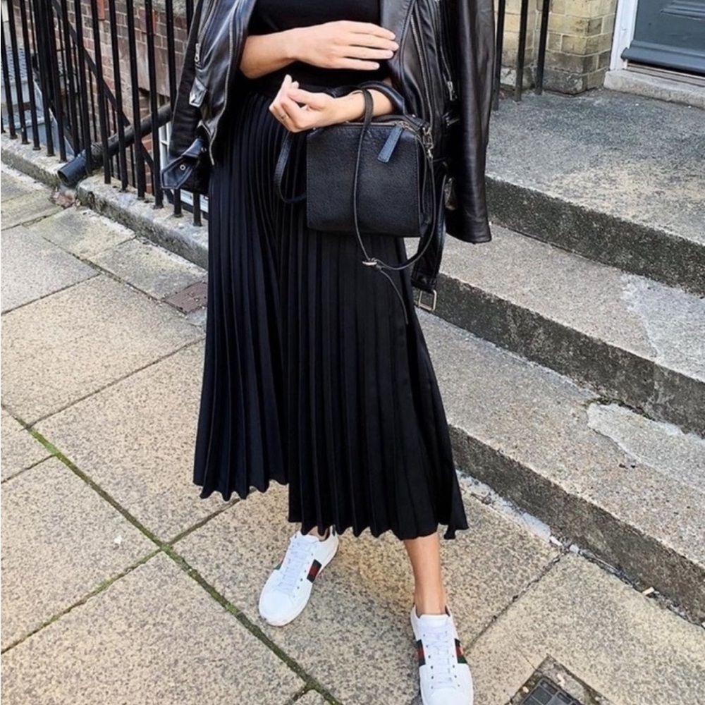 Zara Pleated Midi Skirt -Black